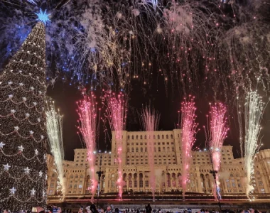 new-years-eve-fireworks-bucharest-600nw-1604686810